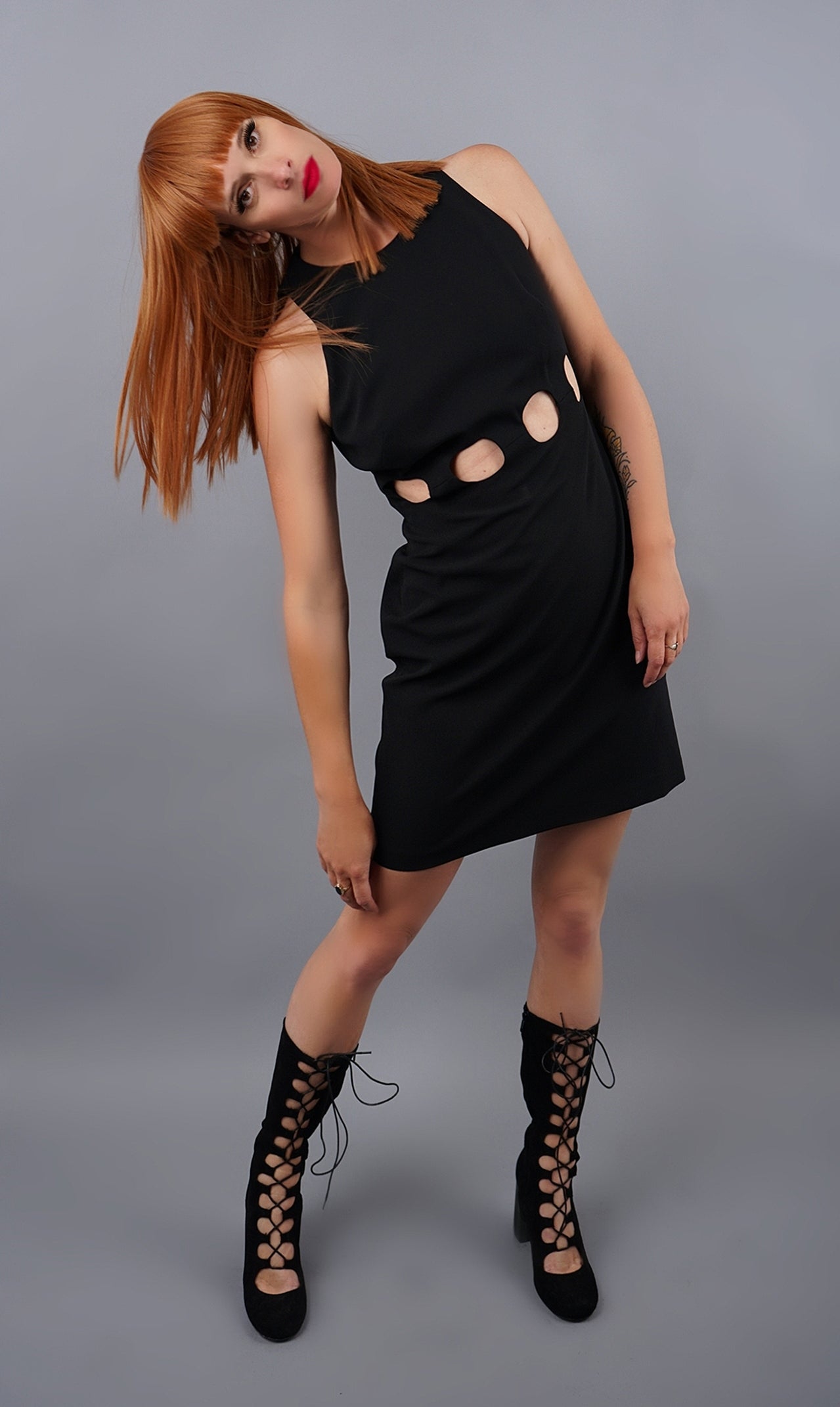 Circular Cut Out Black Dress - 4